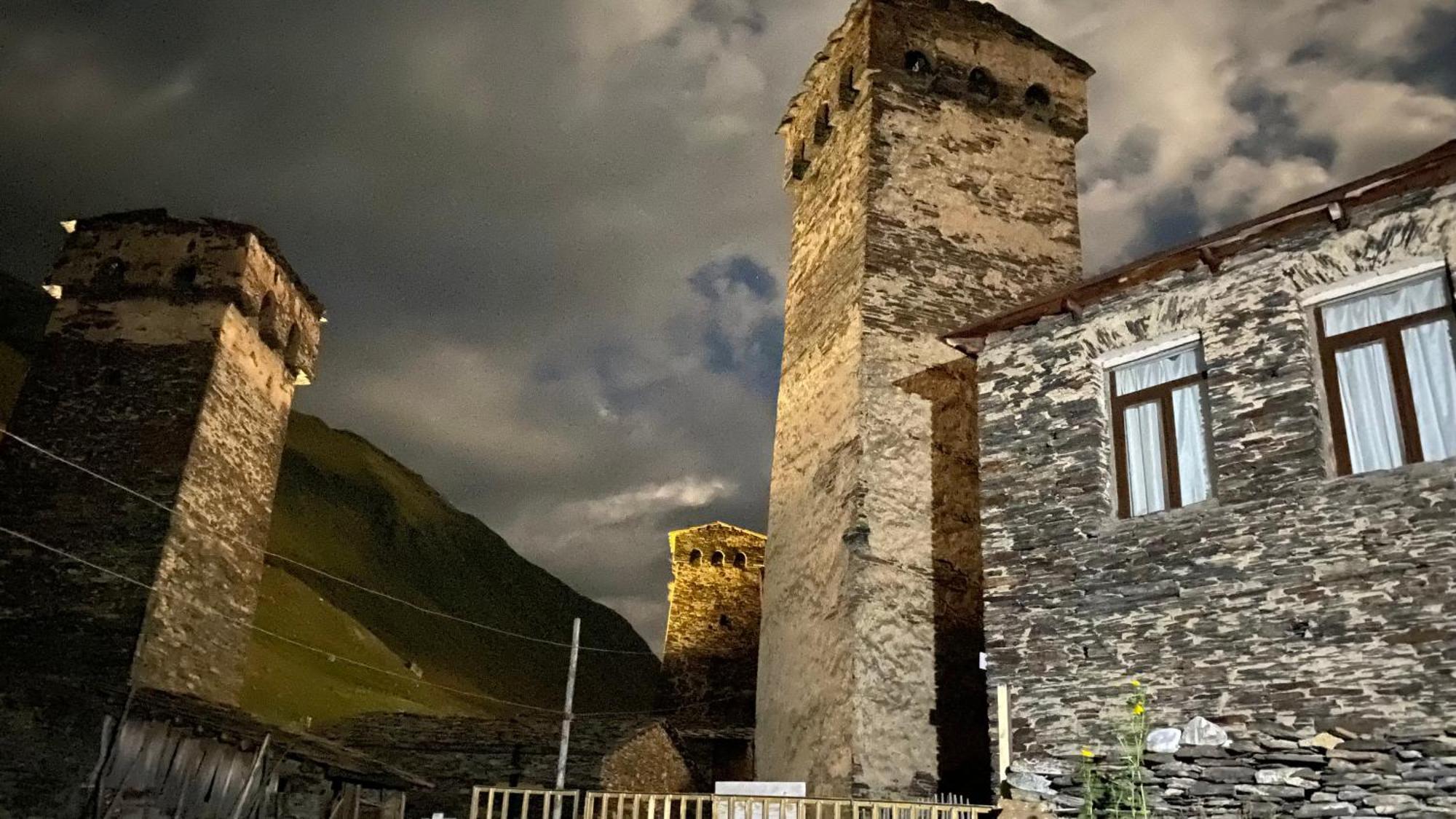 Hotel Nizharadze'S Tower Ushguli Exterior foto